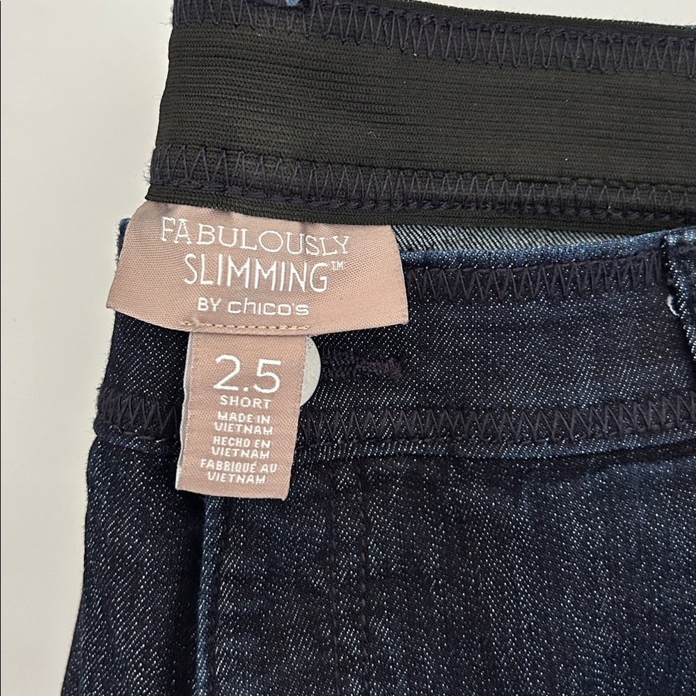 Chico's Women's Dark Denim Straight Jeans - Size 2.5 or Size 14 Short Inseam 29” - Picture 2 of 2